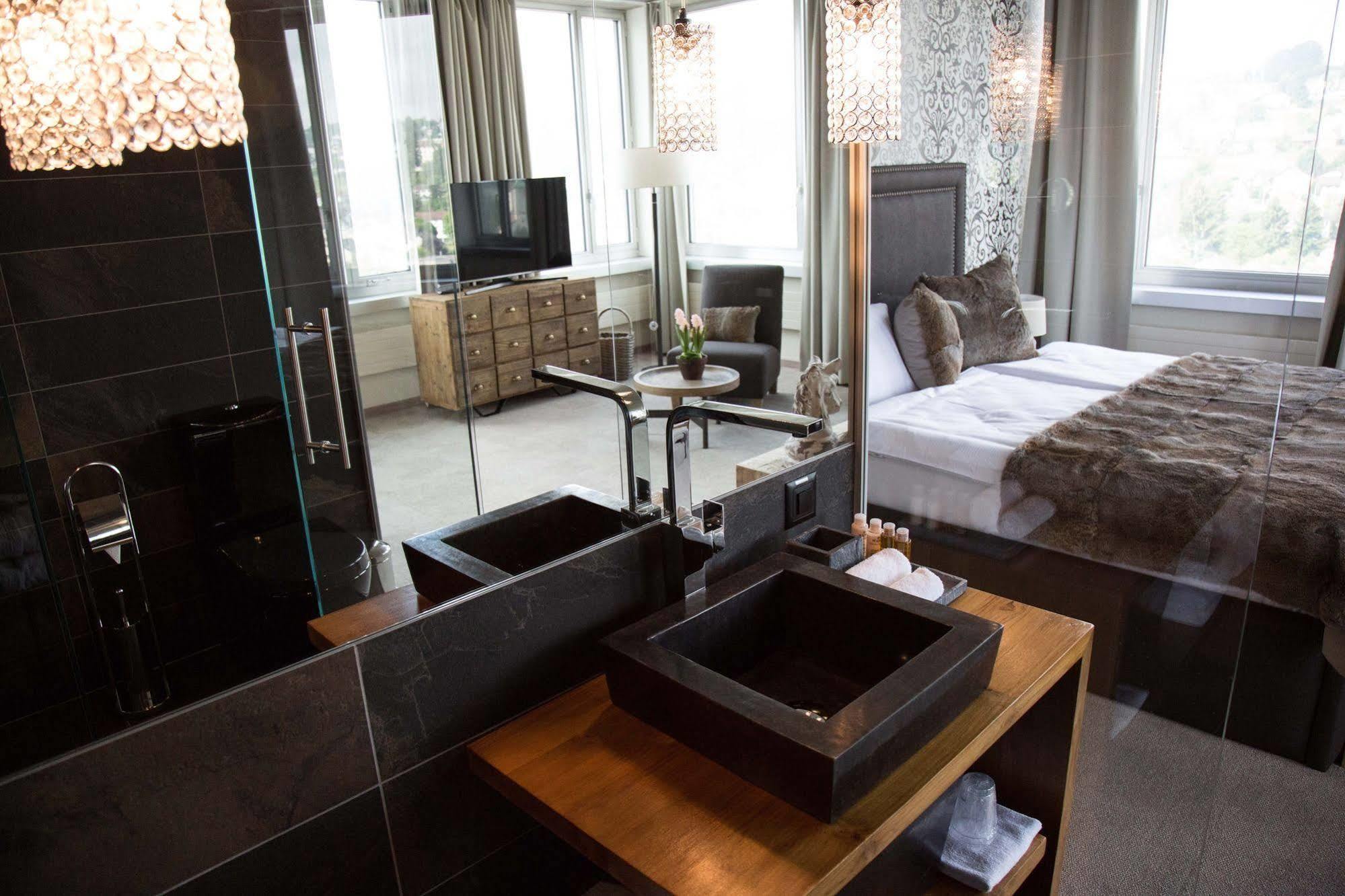 Glashaus Hotel Menziken Eksteriør billede