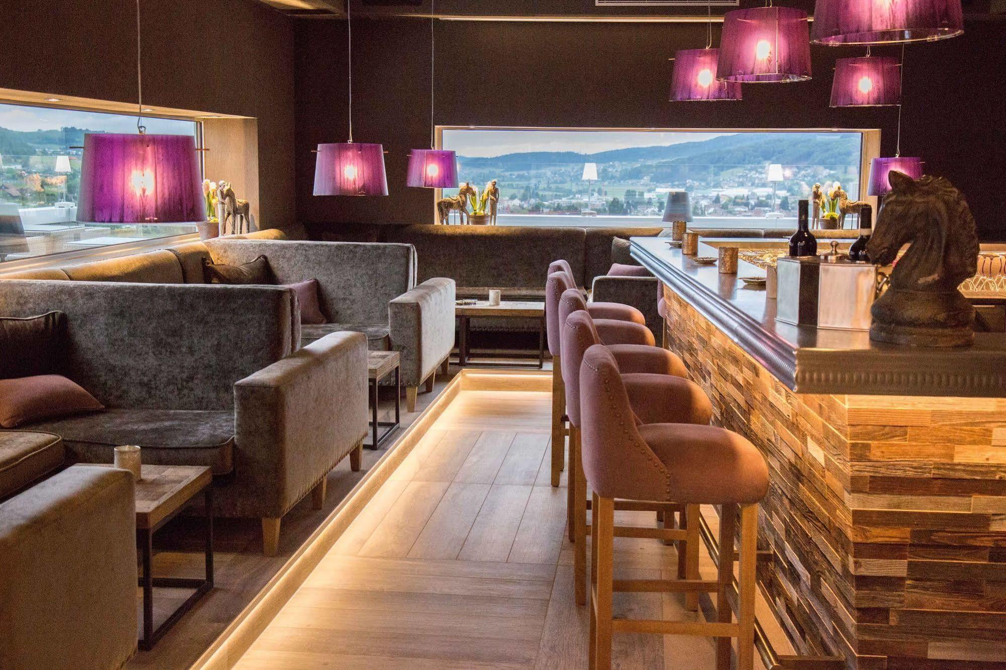 Glashaus Hotel Menziken Eksteriør billede