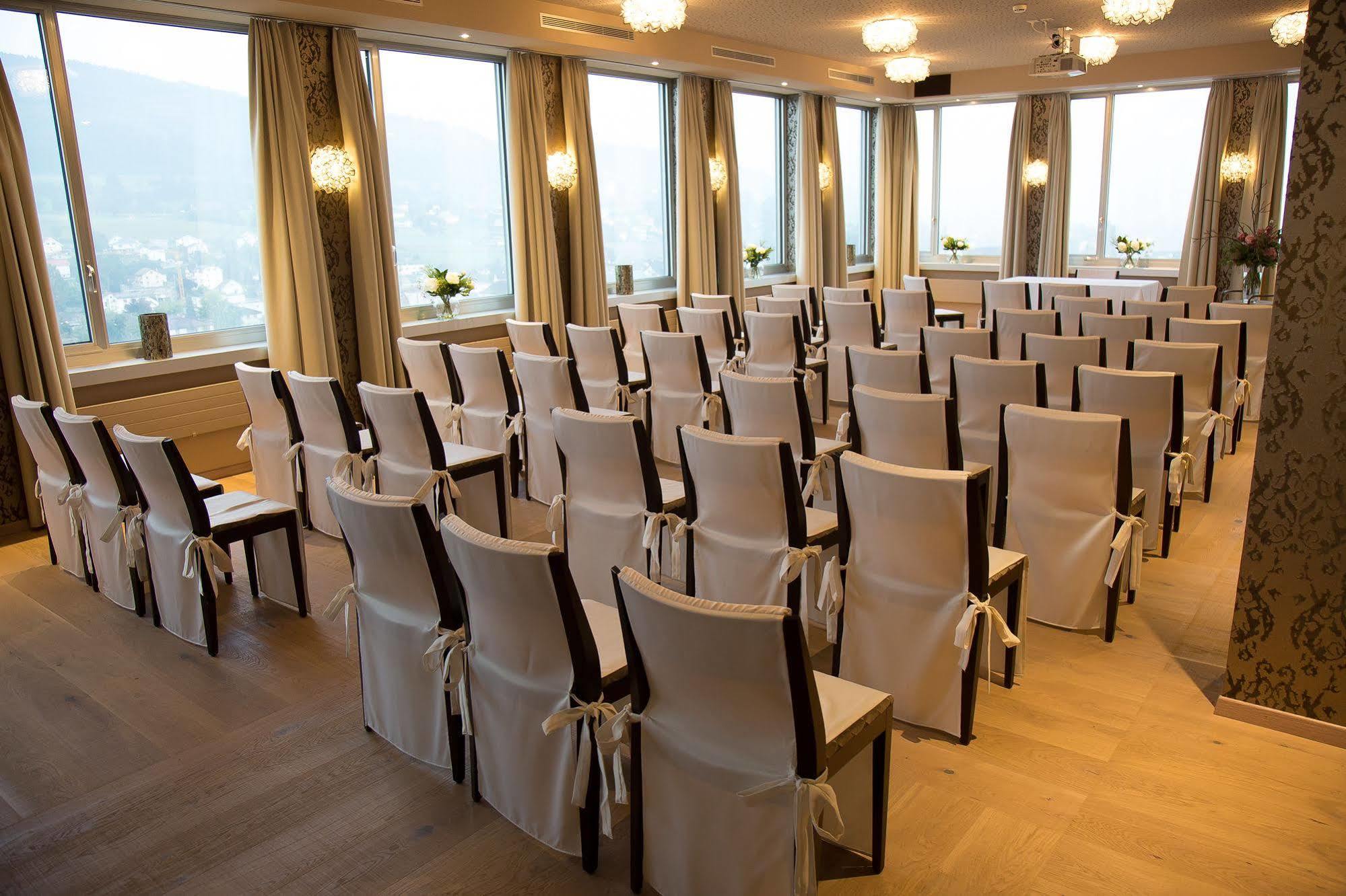 Glashaus Hotel Menziken Eksteriør billede